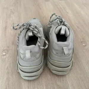 Balenciaga | Shoes | Balenciaga Triple S Sneakers Beige Size  Balenciaga Grey size 7 sneakers barely worn. main image 0